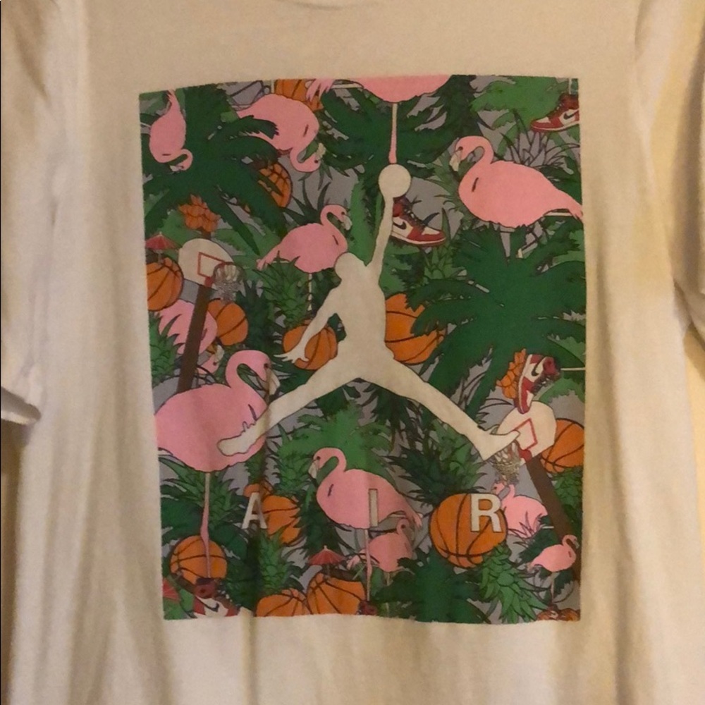 Nike Tee - Picture 2 of 3